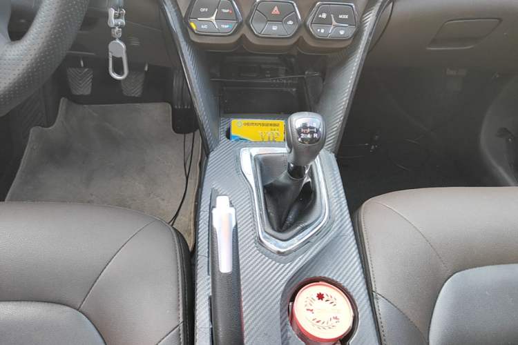 Used GAC Trumpchi GS4 2017 200T Manual Two-Wheel Drive Elite Edition Gear Lever