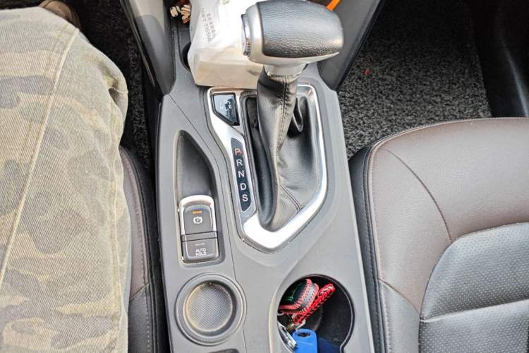 Used GAC Trumpchi GS4 2017 235T Automatic Two-Wheel Drive Luxury Smart Connectivity Version Gear Lever