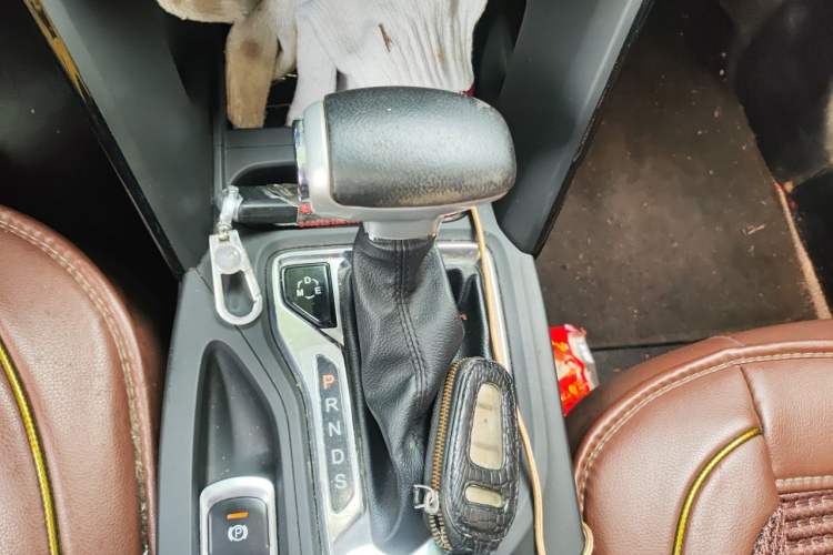 Used GAC Trumpchi GS4 2017 235T Automatic Two-Wheel Drive Elite Edition Gear Lever