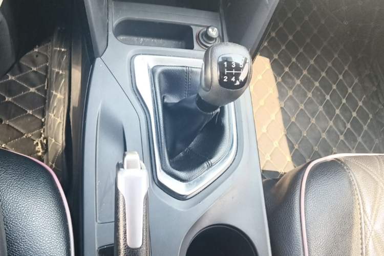 Used GAC Trumpchi GS4 2017 200T Manual Two-Wheel Drive Elite Edition Gear Lever