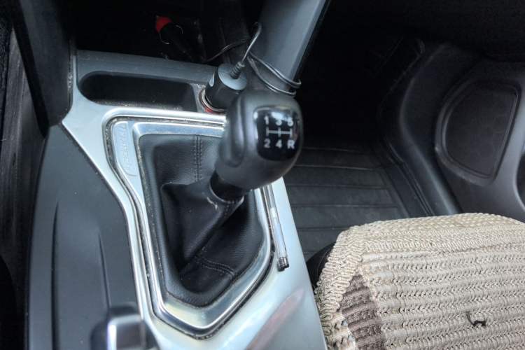 Used GAC Trumpchi GS4 2017 235T Manual Two-Wheel Drive Luxury Edition Gear Lever