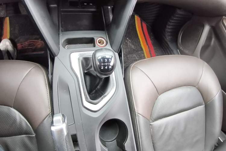 Used GAC Trumpchi GS4 2017 235T Manual Two-Wheel Drive Luxury Edition Gear Lever