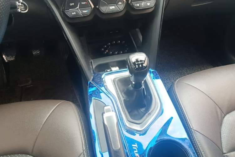 Used GAC Trumpchi GS4 2017 235T Manual Two-Wheel Drive Luxury Edition Gear Lever