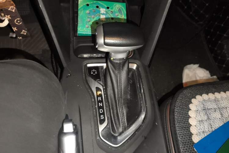 Used GAC Trumpchi GS4 2017 200T G-DCT Two-Wheel Drive Comfort Edition Gear Lever