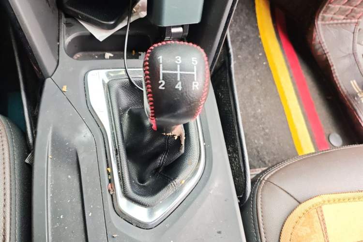 Used GAC Trumpchi GS4 2017 235T Manual Two-Wheel Drive Luxury Edition Gear Lever