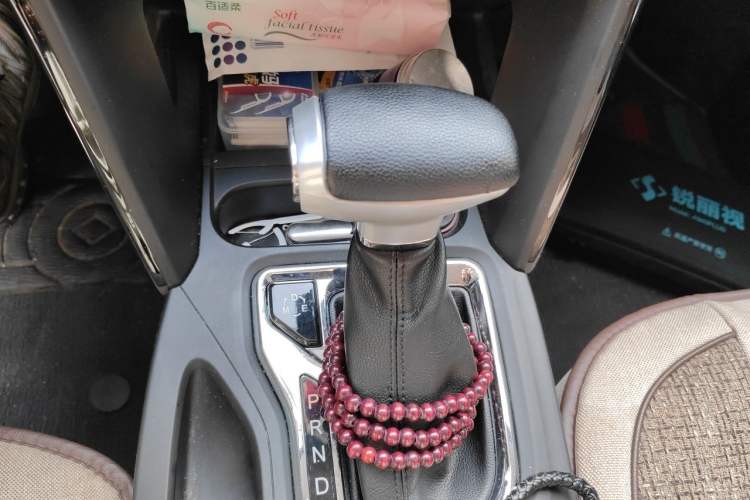 Used GAC Trumpchi GS4 2017 235T Automatic Two-Wheel Drive Luxury Smart Connectivity Version Gear Lever