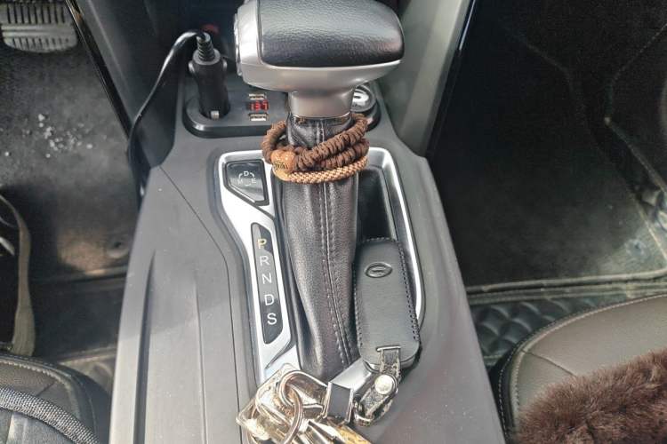 Used GAC Trumpchi GS4 2017 200T G-DCT Two-Wheel Drive Elite Edition Gear Lever