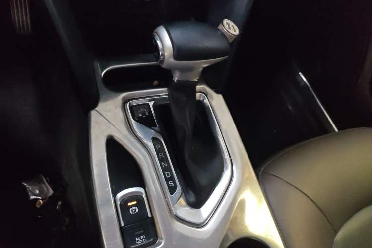 Used GAC Trumpchi GS4 2017 235T Automatic Two-Wheel Drive Elite Edition Gear Lever