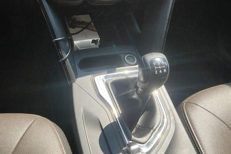 Used GAC Trumpchi GS4 2017 200T Manual Two-Wheel Drive Luxury Edition Gear Lever
