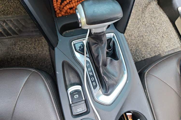 Used GAC Trumpchi GS4 2017 235T Automatic Two-Wheel Drive Elite Edition Gear Lever