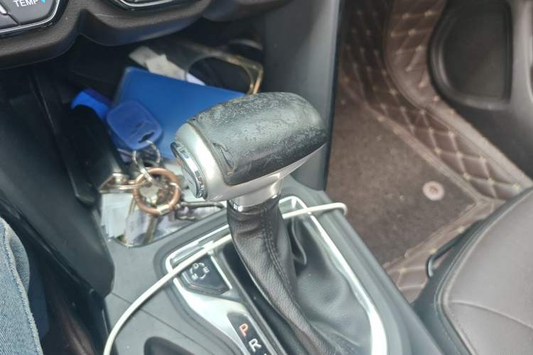 Used GAC Trumpchi GS4 2017 235T Automatic Two-Wheel Drive Elite Edition Gear Lever