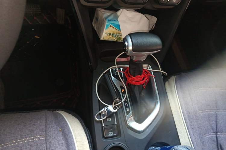 Used GAC Trumpchi GS4 2017 235T Automatic Two-Wheel Drive Elite Edition Gear Lever
