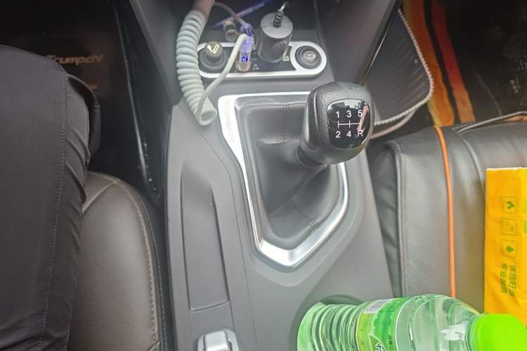 Used GAC Trumpchi GS4 2017 200T Manual Two-Wheel Drive Luxury Edition Gear Lever