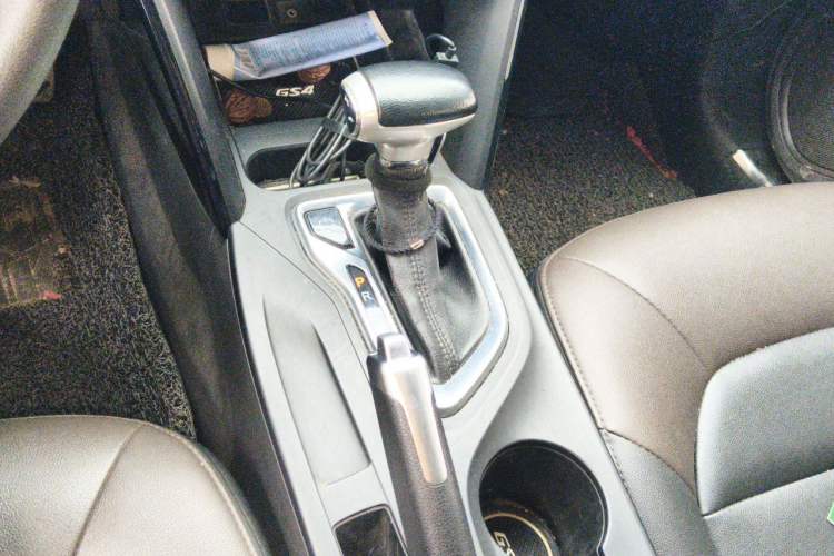 Used GAC Trumpchi GS4 2017 200T G-DCT Two-Wheel Drive Elite Edition Gear Lever