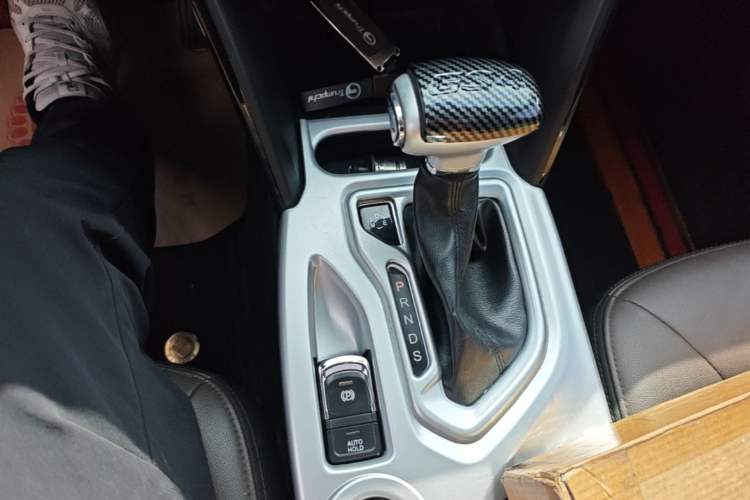 Used GAC Trumpchi GS4 2017 235T Automatic Two-Wheel Drive Luxury Smart Connectivity Version Gear Lever
