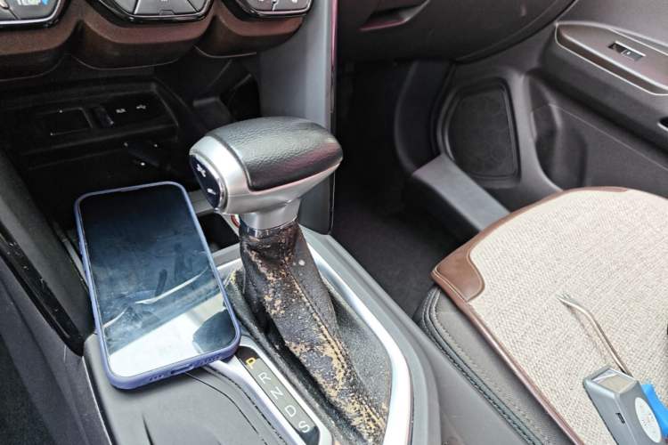 Used GAC Trumpchi GS4 2017 200T G-DCT Two-Wheel Drive Comfort Edition Gear Lever