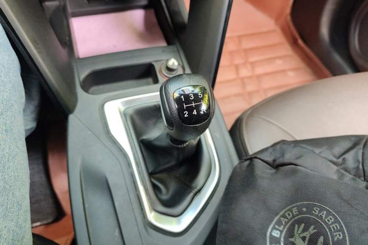 Used GAC Trumpchi GS4 2017 235T Manual Two-Wheel Drive Luxury Edition Gear Lever