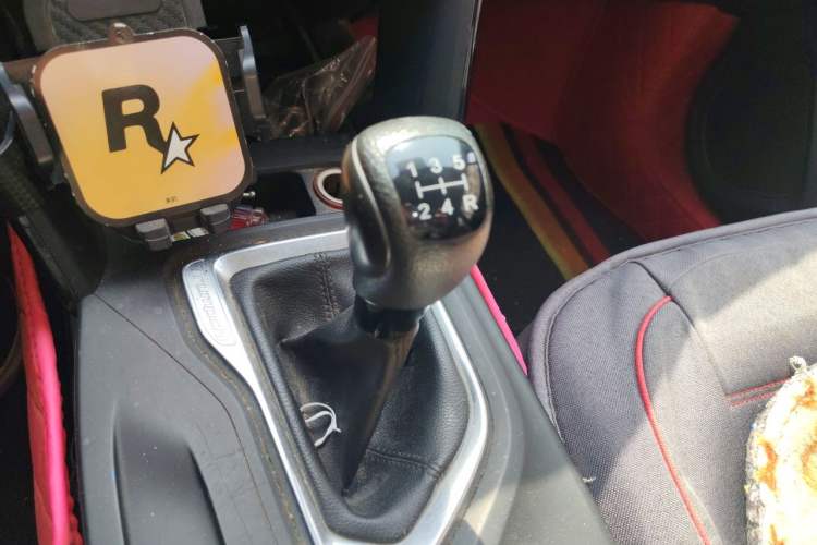 Used GAC Trumpchi GS4 2017 200T Manual Two-Wheel Drive Elite Edition Gear Lever