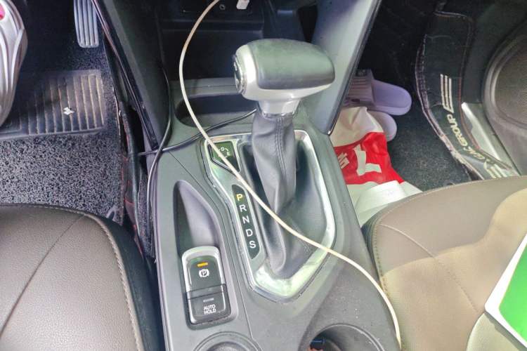 Used GAC Trumpchi GS4 2017 235T Automatic Two-Wheel Drive Elite Edition Gear Lever