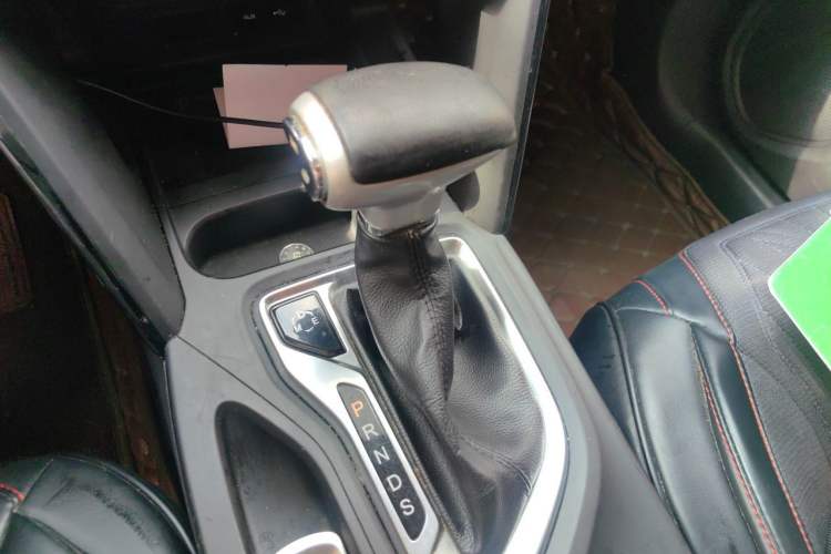 Used GAC Trumpchi GS4 2017 235T Automatic Two-Wheel Drive Elite Edition Gear Lever