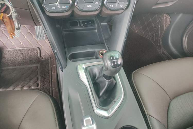 Used GAC Trumpchi GS4 2017 235T Manual Two-Wheel Drive Luxury Edition Gear Lever