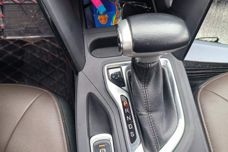 Used GAC Trumpchi GS4 2017 235T G-DCT Two-Wheel Drive Luxury Edition Gear Lever