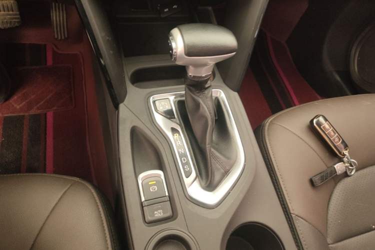 Used GAC Trumpchi GS4 2017 235T Automatic Two-Wheel Drive Luxury Smart Connectivity Version Gear Lever