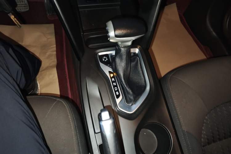 Used GAC Trumpchi GS4 2017 200T G-DCT Two-Wheel Drive Comfort Edition Gear Lever