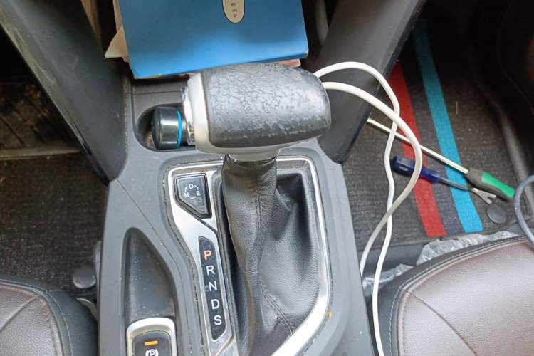 Used GAC Trumpchi GS4 2017 235T Automatic Two-Wheel Drive Elite Edition Gear Lever