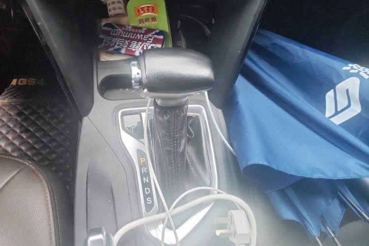 Used GAC Trumpchi GS4 2017 200T G-DCT Two-Wheel Drive Elite Edition Gear Lever
