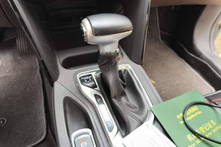 Used GAC Trumpchi GS4 2017 235T Automatic Two-Wheel Drive Elite Edition Gear Lever