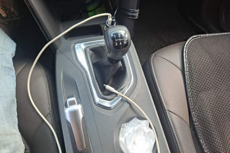 Used GAC Trumpchi GS4 2017 200T Manual Two-Wheel Drive Luxury Edition Gear Lever