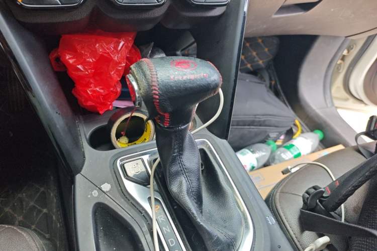 Used GAC Trumpchi GS4 2017 235T Automatic Two-Wheel Drive Elite Edition Gear Lever