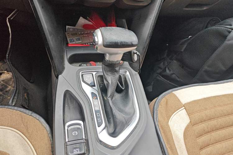 Used GAC Trumpchi GS4 2017 235T Automatic Two-Wheel Drive Elite Edition Gear Lever