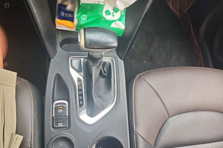 Used GAC Trumpchi GS4 2017 235T Automatic Two-Wheel Drive Elite Edition Gear Lever