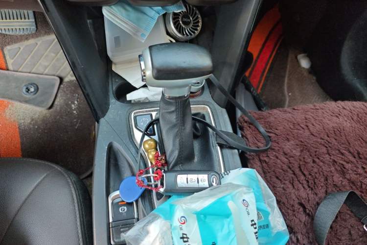 Used GAC Trumpchi GS4 2017 235T Automatic Two-Wheel Drive Elite Edition Gear Lever