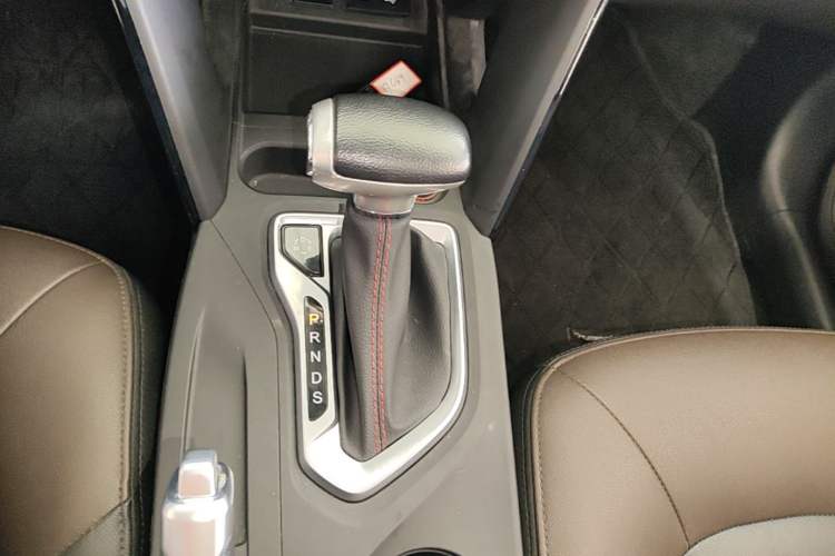 Used GAC Trumpchi GS4 2017 200T G-DCT Two-Wheel Drive Elite Edition Gear Lever