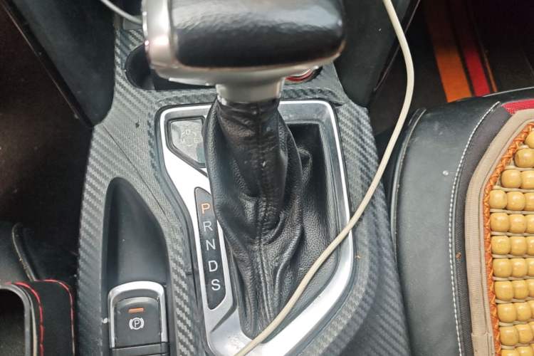 Used GAC Trumpchi GS4 2017 235T G-DCT Two-Wheel Drive Elite Edition Gear Lever