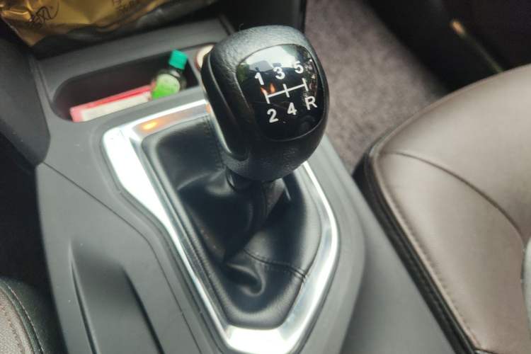 Used GAC Trumpchi GS4 2017 235T Manual Two-Wheel Drive Luxury Edition Gear Lever