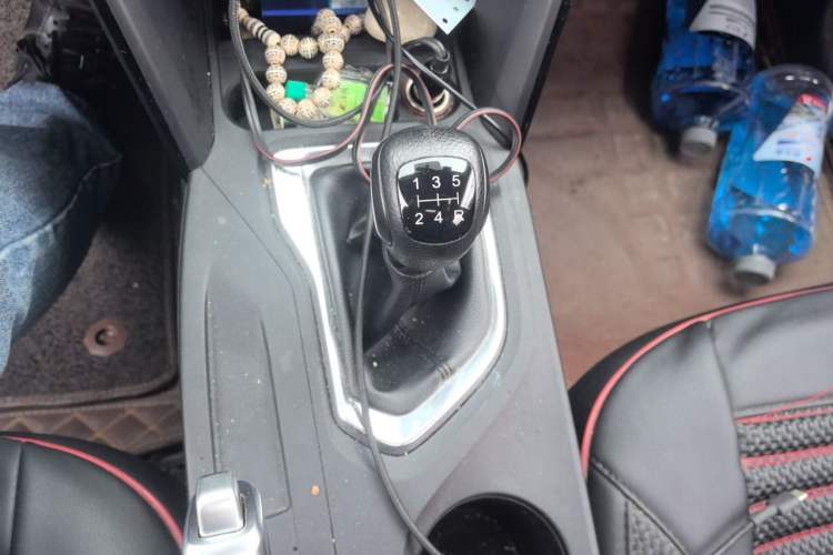 Used GAC Trumpchi GS4 2017 235T Manual Two-Wheel Drive Luxury Edition Gear Lever