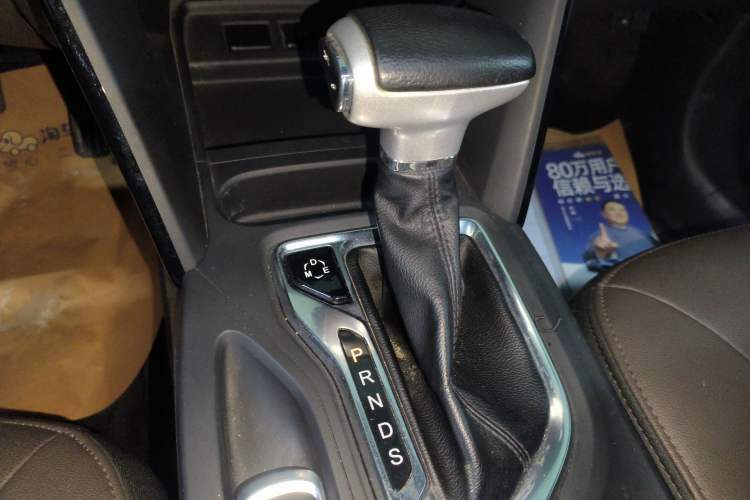 Used GAC Trumpchi GS4 2017 235T Automatic Two-Wheel Drive Luxury Smart Connectivity Version Gear Lever
