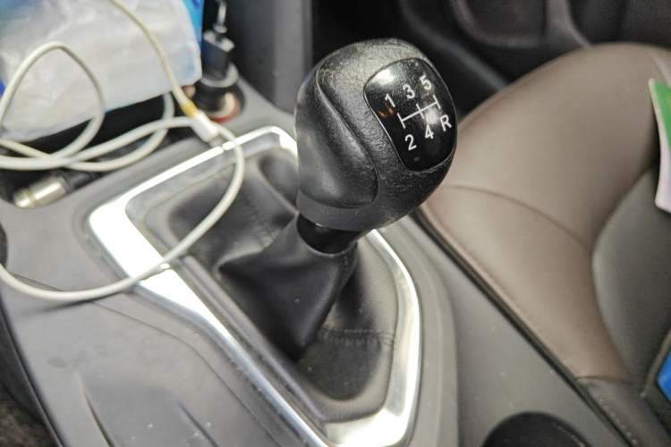Used GAC Trumpchi GS4 2017 200T Manual Two-Wheel Drive Luxury Edition Gear Lever