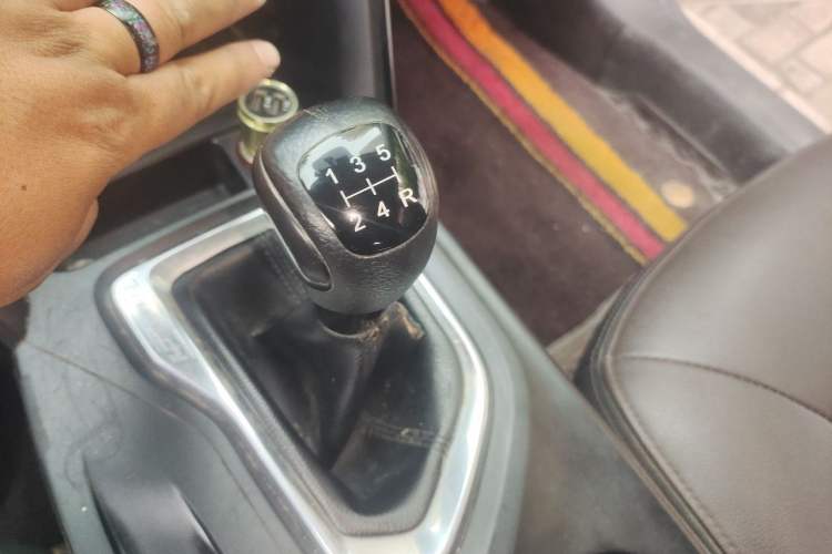 Used GAC Trumpchi GS4 2017 200T Manual Two-Wheel Drive Elite Edition Gear Lever