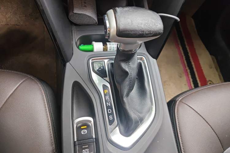 Used GAC Trumpchi GS4 2017 235T Automatic Two-Wheel Drive Elite Edition Gear Lever