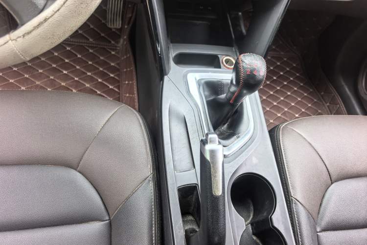 Used GAC Trumpchi GS4 2017 200T Manual Two-Wheel Drive Elite Edition Gear Lever