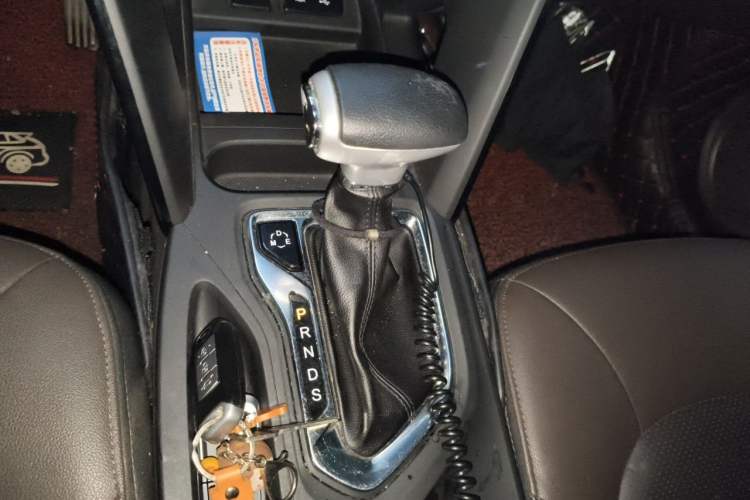 Used GAC Trumpchi GS4 2017 235T Automatic Two-Wheel Drive Luxury Smart Connectivity Version Gear Lever