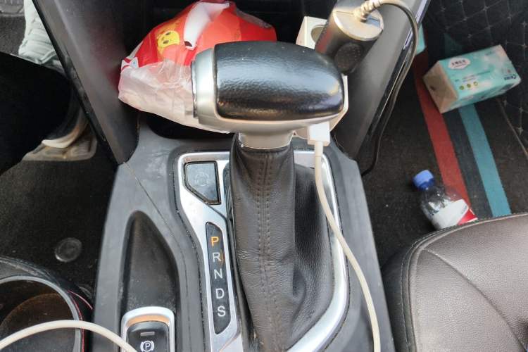 Used GAC Trumpchi GS4 2017 235T G-DCT Two-Wheel Drive Elite Edition Gear Lever
