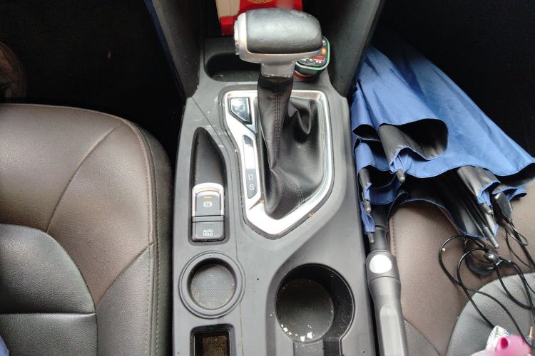 Used GAC Trumpchi GS4 2017 235T Automatic Two-Wheel Drive Elite Edition Gear Lever