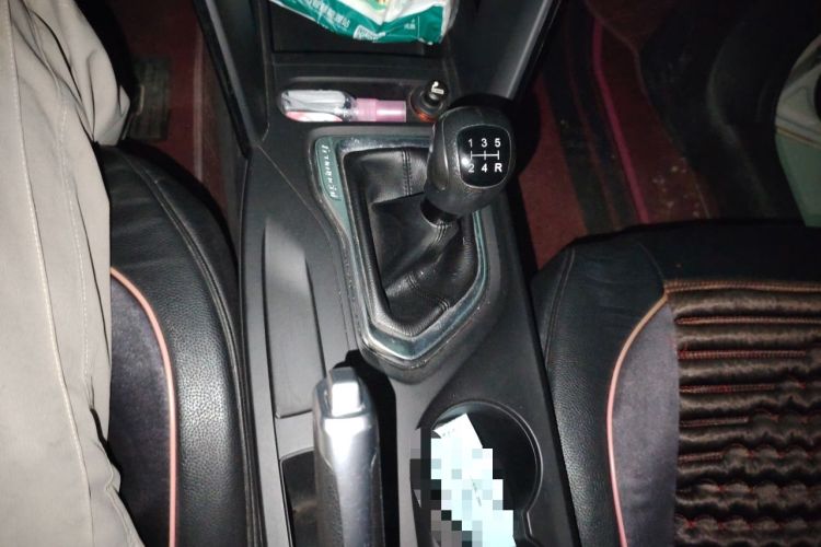 Used GAC Trumpchi GS4 2017 200T Manual Two-Wheel Drive Elite Edition Gear Lever