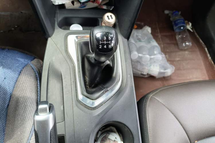 Used GAC Trumpchi GS4 2017 200T Manual Two-Wheel Drive Elite Edition Gear Lever